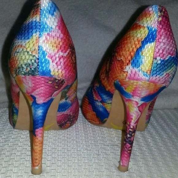 Floral pump heels - Picture 2 of 3